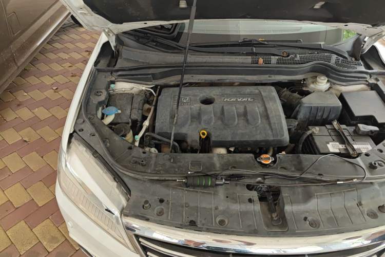 Used Haval H6 2014 Sport Edition 2.0T Diesel Manual Two-Wheel Drive Prestige Model Engine Bay Right