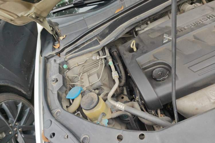 Used Haval H6 2014 Sports Edition 2.4L Automatic Prestige Model Engine Bay Right