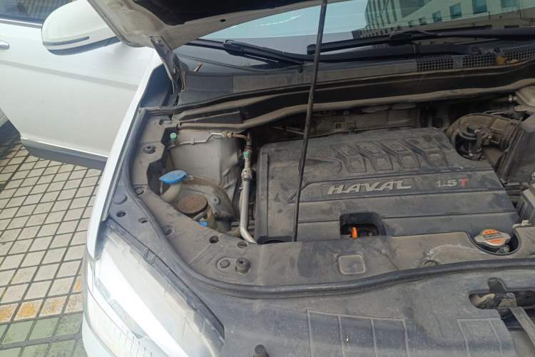 Used Haval H6 2014 Sport Version 1.5T Manual Two-Wheel Drive Elite Edition Engine Bay Right