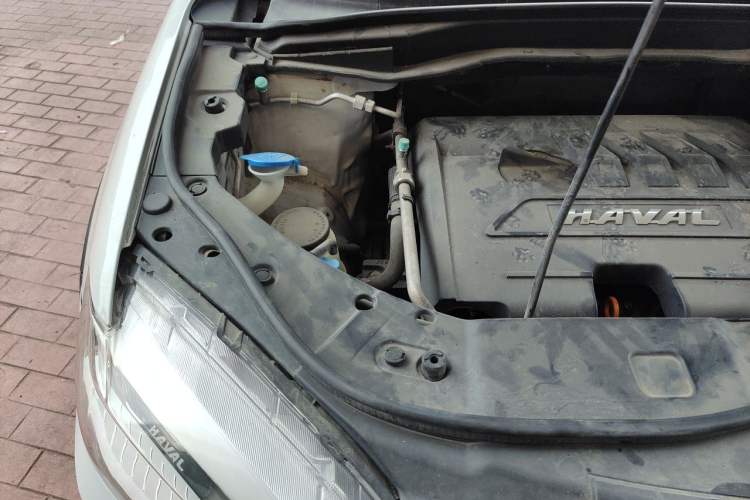 Used Haval H6 2014 Sport Version 1.5T Manual Two-Wheel Drive Elite Edition Engine Bay Right