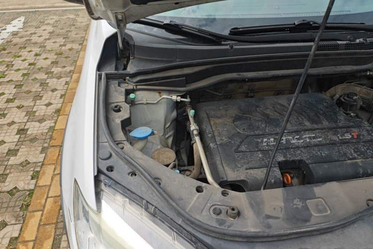 Used Haval H6 2014 Sport Version 1.5T Manual Two-Wheel Drive Elite Edition Engine Bay Right
