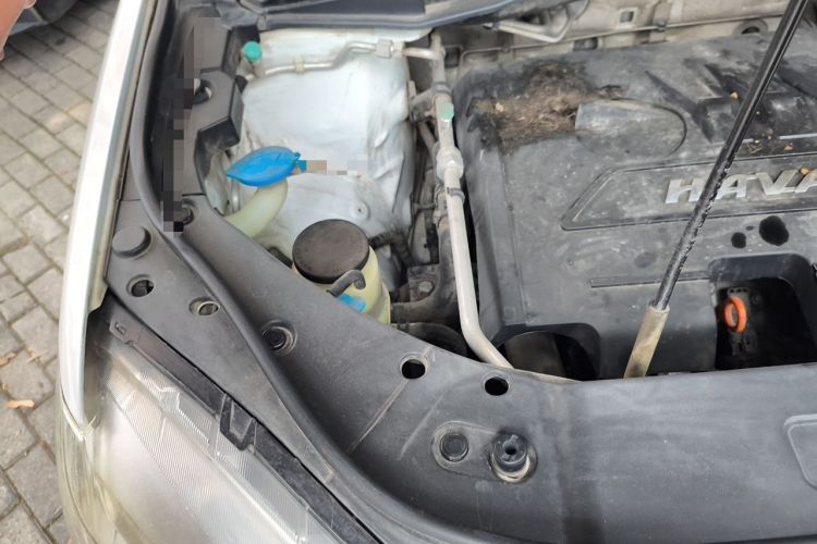 Used Haval H6 2014 Sport Version 1.5T Manual Two-Wheel Drive Elite Edition Engine Bay Right