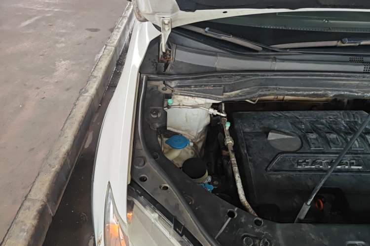 Used Haval H6 2014 Sport Version 1.5T Manual Two-Wheel Drive Elite Edition Engine Bay Right