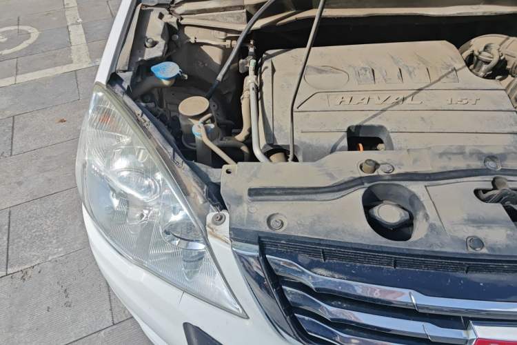 Used Haval H6 2014 Upgraded Model 1.5T Manual Two-Wheel Drive Elite Version Engine Bay Right