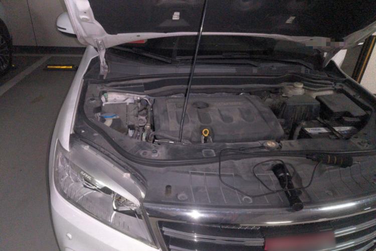 Used Haval H6 2014 Sport Edition 2.0T Diesel Manual 4x4 Elite Model Engine Bay Right
