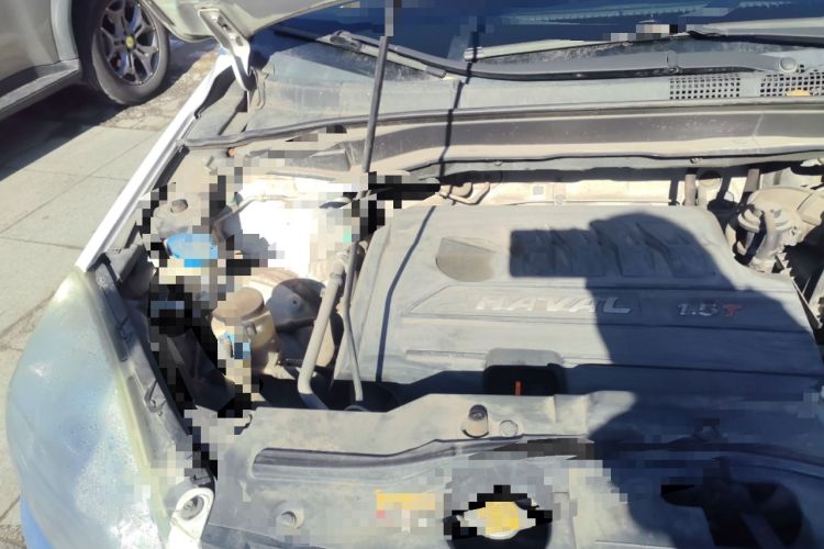 Used Haval H6 2014 Upgraded Model 1.5T Manual Two-Wheel Drive Elite Version Engine Bay Right