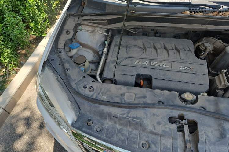 Used Haval H6 2014 Sport Version 1.5T Manual Two-Wheel Drive Elite Edition Engine Bay Right