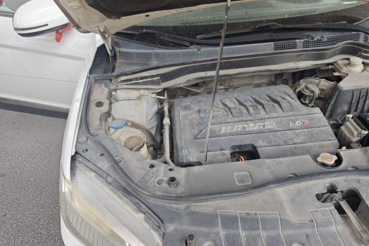 Used Haval H6 2014 Sport Version 1.5T Manual Two-Wheel Drive Elite Edition Engine Bay Right