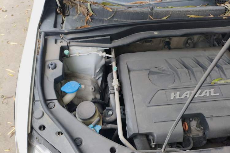 Used Haval H6 2014 Sport Version 1.5T Manual Two-Wheel Drive Elite Edition Engine Bay Right