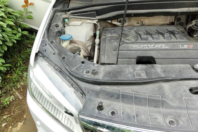 Used Haval H6 2014 Sport Version 1.5T Manual Two-Wheel Drive Elite Edition Engine Bay Right