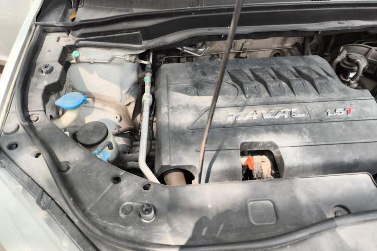 Used Haval H6 2014 Sport Version 1.5T Manual Two-Wheel Drive Elite Edition Engine Bay Right