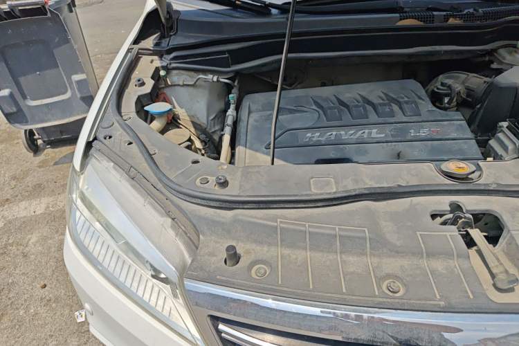 Used Haval H6 2014 Sport Version 1.5T Manual Two-Wheel Drive Elite Edition Engine Bay Right