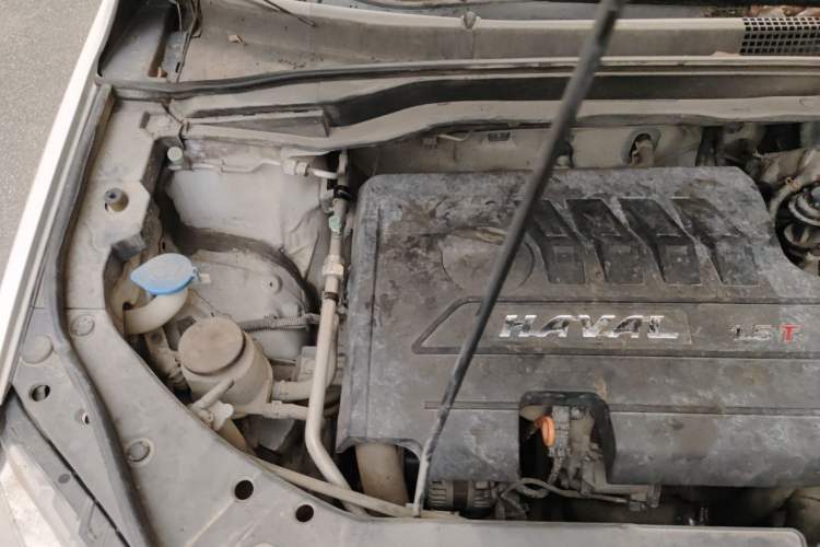 Used Haval H6 2014 Upgraded Model 1.5T Manual Two-Wheel Drive Elite Version Engine Bay Right