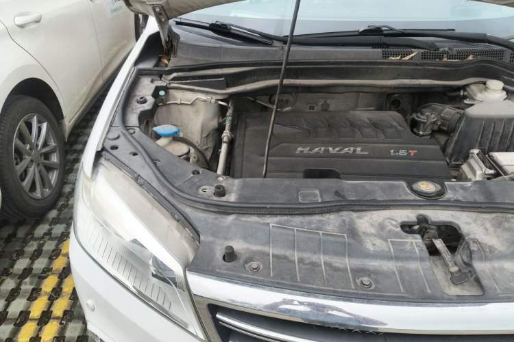 Used Haval H6 2014 Sport Version 1.5T Manual Two-Wheel Drive Elite Edition Engine Bay Right