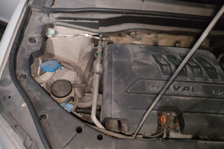 Used Haval H6 2014 Sport Edition 1.5T Manual 4x4 Elite Model Engine Bay Right