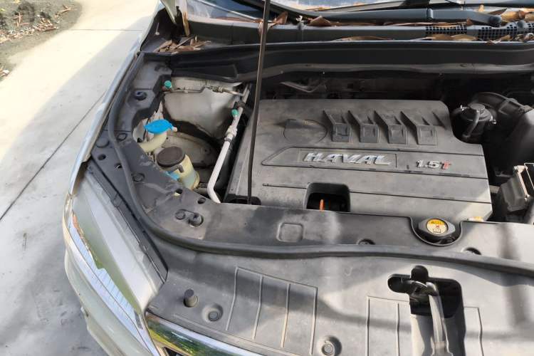 Used Haval H6 2014 Sport Version 1.5T Manual Two-Wheel Drive Elite Edition Engine Bay Right