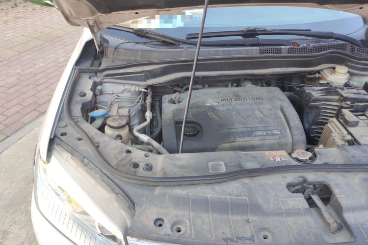 Used Haval H6 2014 Sports Edition 2.4L Automatic Prestige Model Engine Bay Right