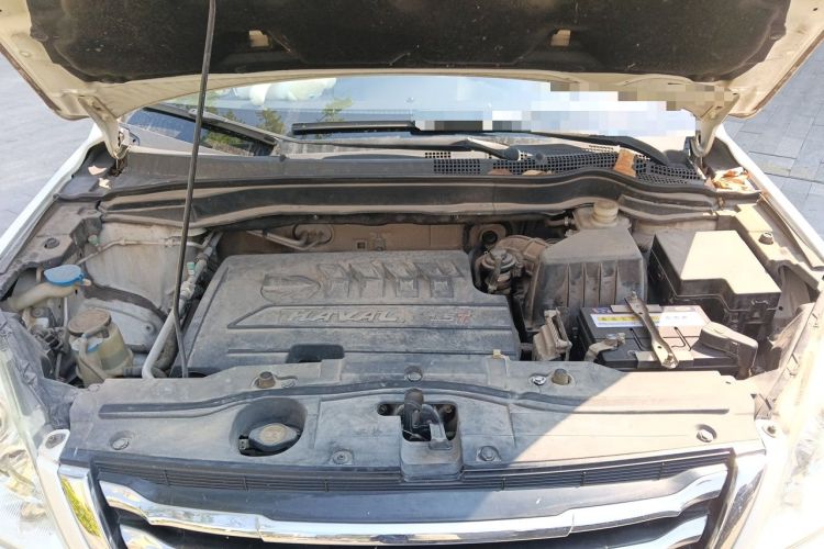 Used Haval H6 2014 Upgraded Model 1.5T Manual Two-Wheel Drive Elite Version Engine Bay