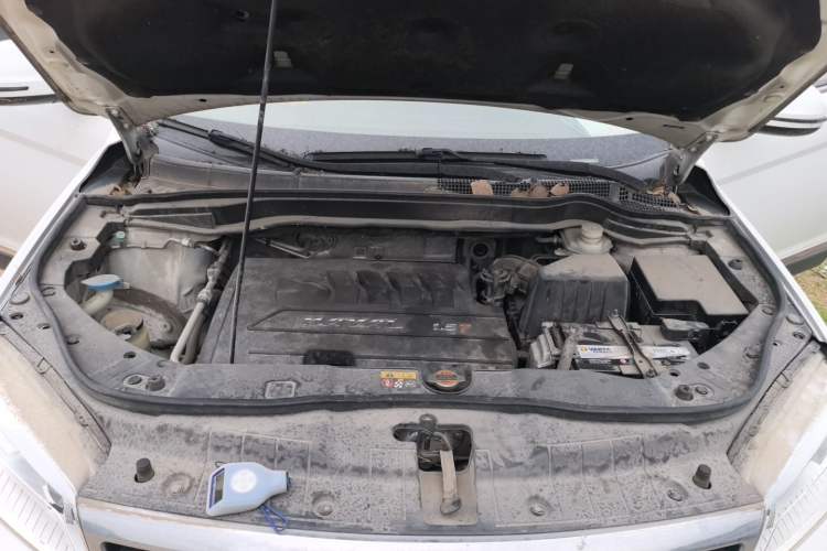 Used Haval H6 2014 Upgraded Model 1.5T Manual Two-Wheel Drive Elite Version Engine Bay