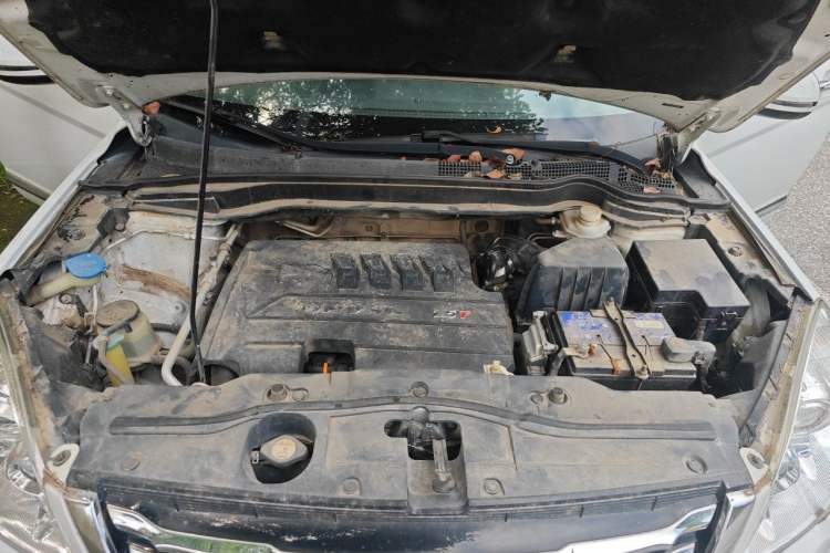 Used Haval H6 2014 Upgraded Model 1.5T Manual Two-Wheel Drive Elite Version Engine Bay