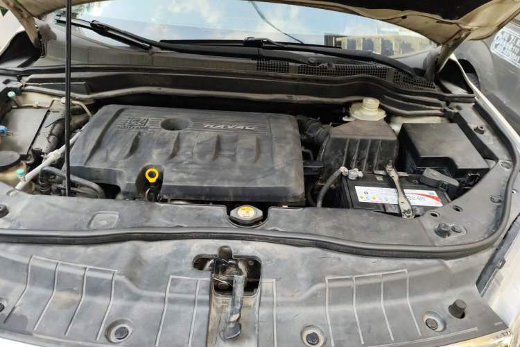 Used Haval H6 2014 Sport Edition 2.0T Diesel Manual Two-Wheel Drive Prestige Model Engine Bay