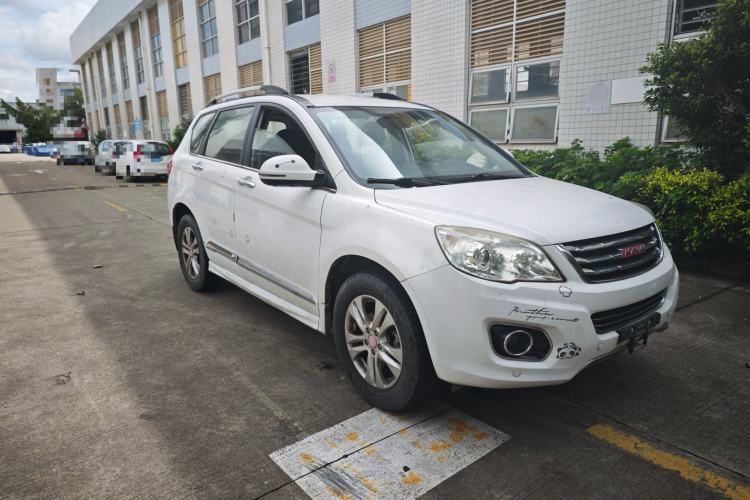 Used Haval H6 2014 Upgraded Model 2.0T Diesel Manual Two-Wheel Drive Elite Version Exterior 2