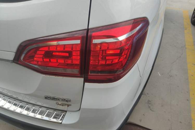 Used Haval H6 2014 Sport Version 1.5T Manual Two-Wheel Drive Elite Edition Exterior 3