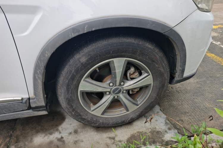 Used Haval H6 2014 Sport Edition 2.0T Diesel Manual Two-Wheel-Drive Elite Model Exterior 7