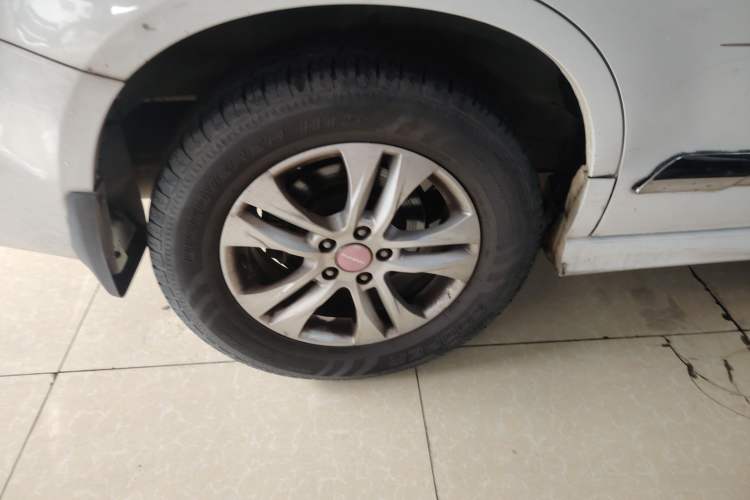 Used Haval H6 2014 Upgraded Model 2.0T Diesel Manual Two-Wheel Drive Elite Version Exterior 8
