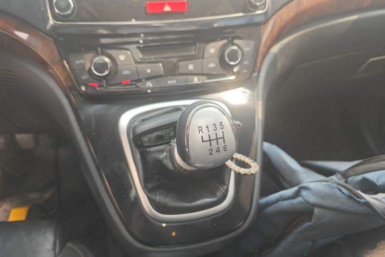 Used Haval H6 2014 Sport Version 1.5T Manual Two-Wheel Drive Elite Edition Gear Lever