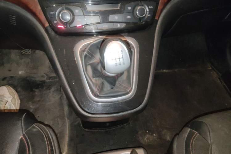 Used Haval H6 2014 Sport Edition 1.5T Manual 4x4 Elite Model Gear Lever