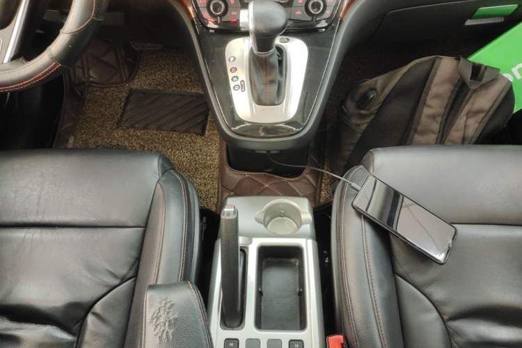 Used Haval H6 2014 Sports Edition 2.4L Automatic Prestige Model Gear Lever