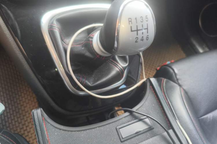 Used Haval H6 2014 Sport Version 1.5T Manual Two-Wheel Drive Elite Edition Gear Lever