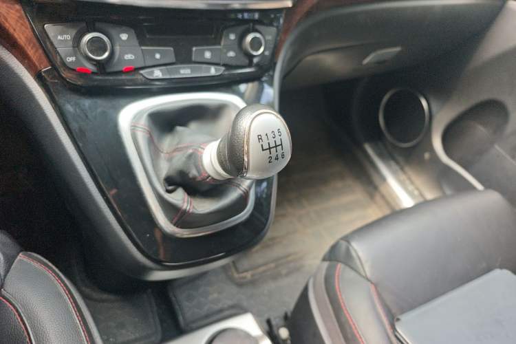 Used Haval H6 2014 Sport Version 1.5T Manual Two-Wheel Drive Elite Edition Gear Lever