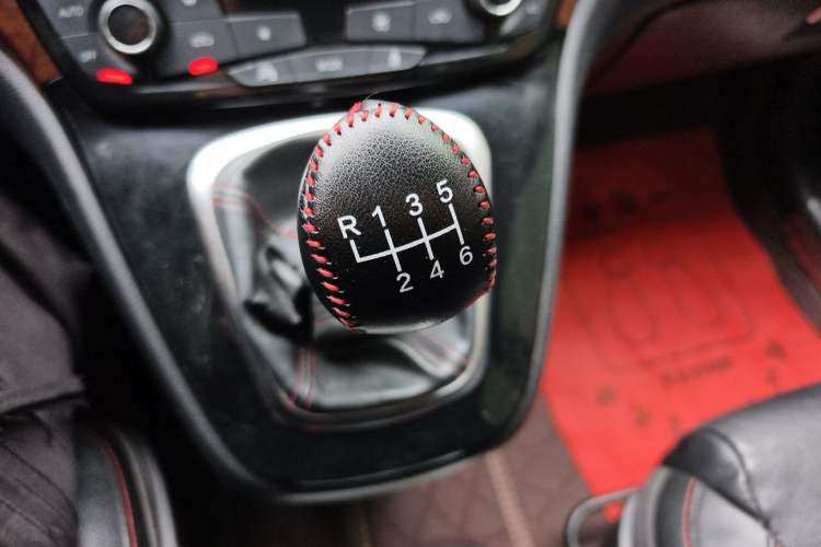 Used Haval H6 2014 Sport Version 1.5T Manual Two-Wheel Drive Elite Edition Gear Lever