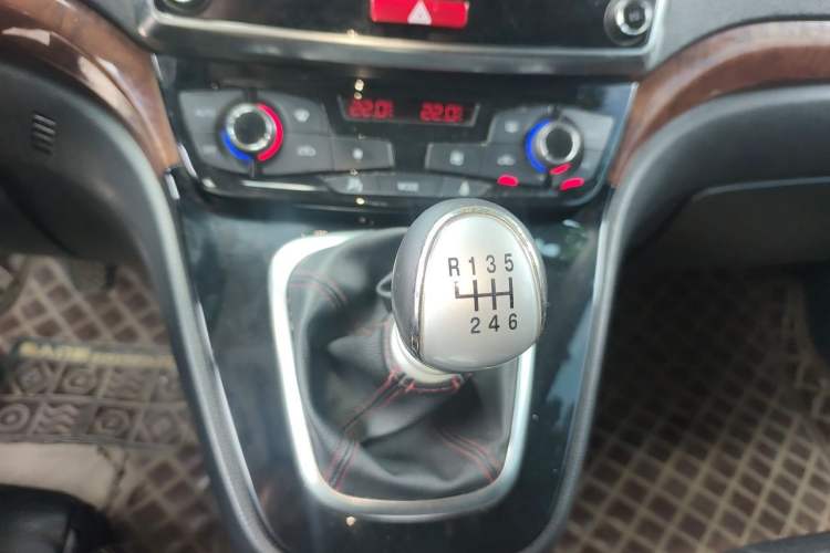 Used Haval H6 2014 Sport Version 1.5T Manual Two-Wheel Drive Elite Edition Gear Lever