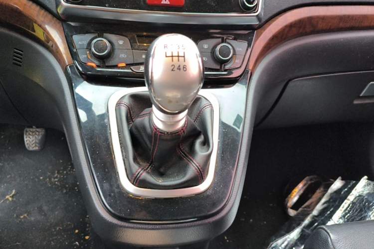 Used Haval H6 2014 Sport Version 1.5T Manual Two-Wheel Drive Elite Edition Gear Lever