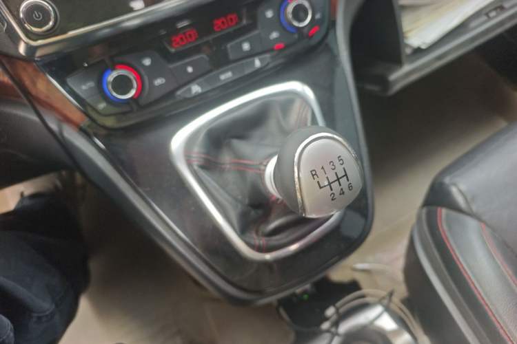 Used Haval H6 2014 Sport Version 1.5T Manual Two-Wheel Drive Elite Edition Gear Lever