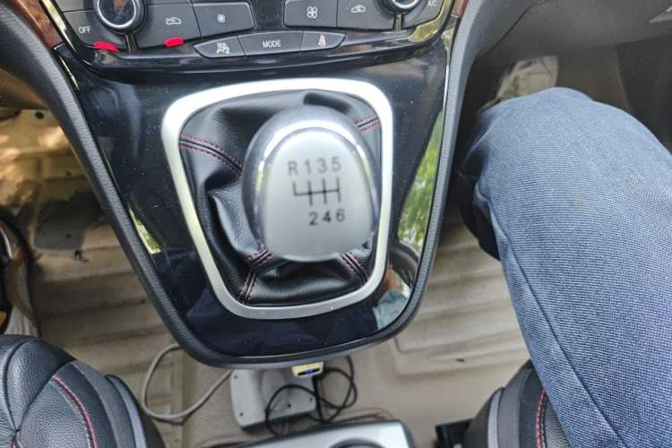 Used Haval H6 2014 Sport Version 1.5T Manual Two-Wheel Drive Elite Edition Gear Lever