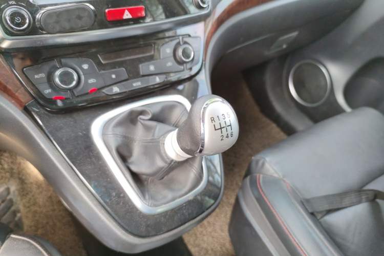 Used Haval H6 2014 Sport Version 1.5T Manual Two-Wheel Drive Elite Edition Gear Lever