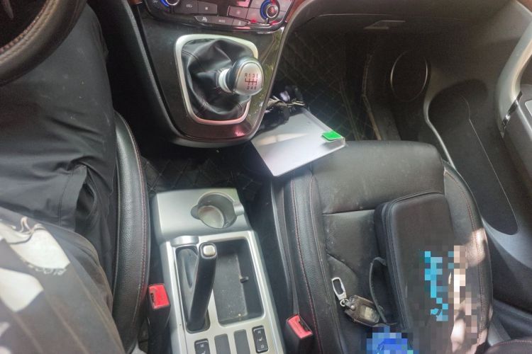 Used Haval H6 2014 Sport Version 1.5T Manual Two-Wheel Drive Elite Edition Gear Lever