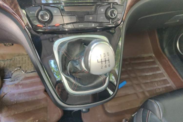 Used Haval H6 2014 Sport Version 1.5T Manual Two-Wheel Drive Elite Edition Gear Lever