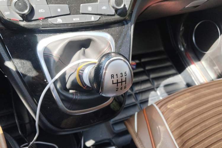 Used Haval H6 2014 Sport Version 1.5T Manual Two-Wheel Drive Elite Edition Gear Lever