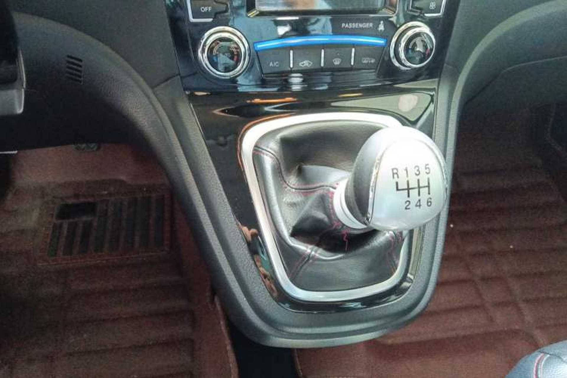 Used Haval H6 2014 Upgraded Model 1.5T Manual Two-Wheel Drive Elite Version Gear Lever