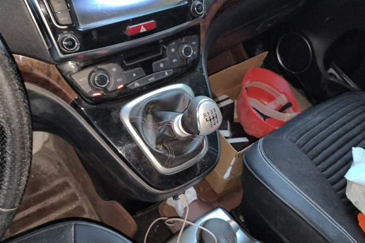 Used Haval H6 2014 Sport Version 1.5T Manual Two-Wheel Drive Elite Edition Gear Lever