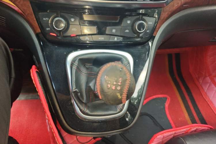 Used Haval H6 2014 Sport Version 1.5T Manual Two-Wheel Drive Elite Edition Gear Lever