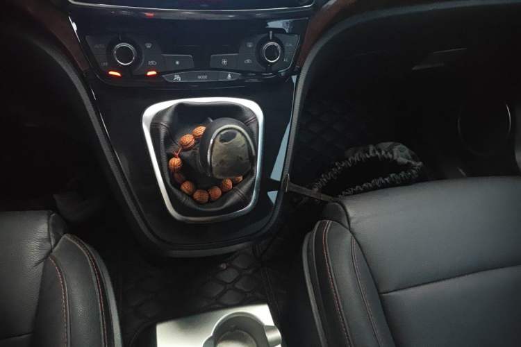 Used Haval H6 2014 Sport Version 1.5T Manual Two-Wheel Drive Elite Edition Gear Lever