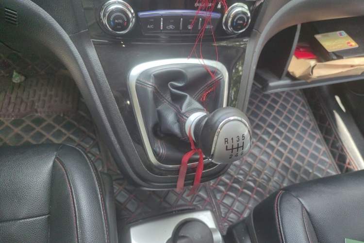 Used Haval H6 2014 Upgraded Model 1.5T Manual 4x4 Elite Version Gear Lever