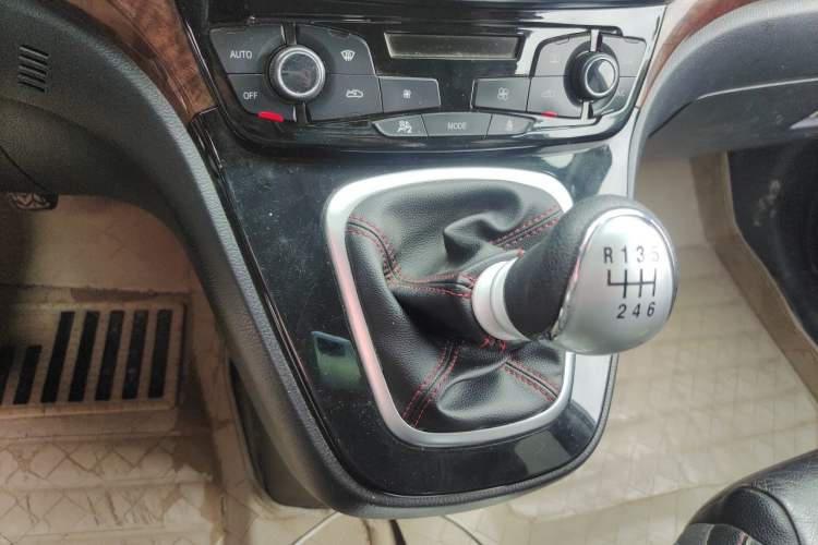 Used Haval H6 2014 Sport Version 1.5T Manual Two-Wheel Drive Elite Edition Gear Lever