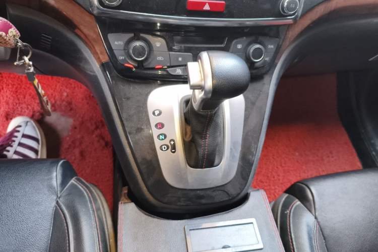 Used Haval H6 2014 Sport Edition 2.4L Automatic Elite Model Gear Lever